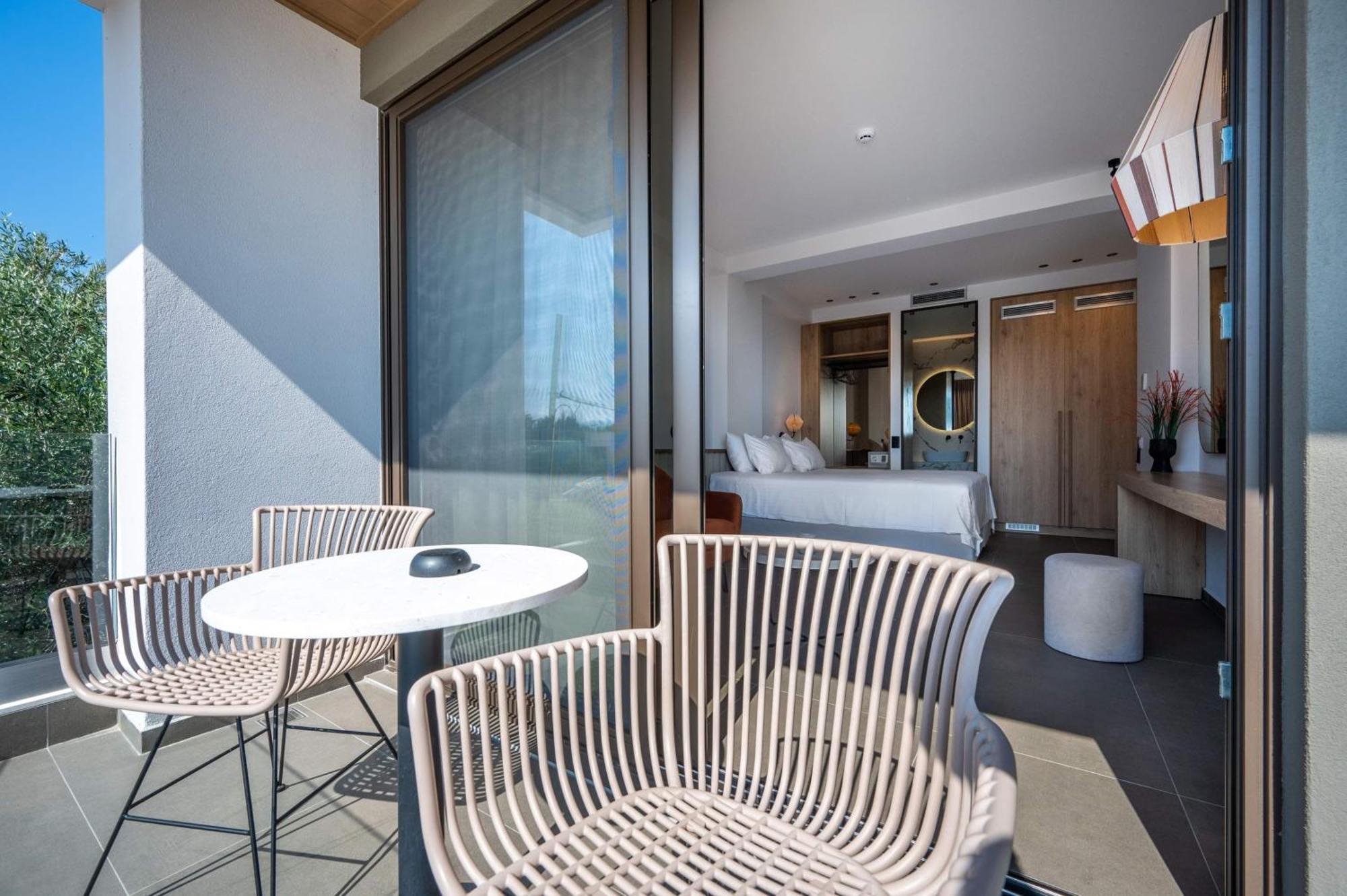 Mare Suites Lechaio Esterno foto